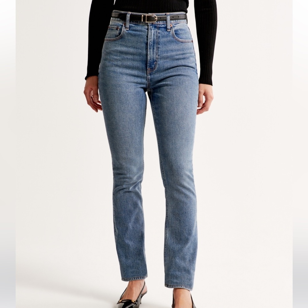 Abercrombie & Fitch Ultra High Rise Slim Straight Jean 26S